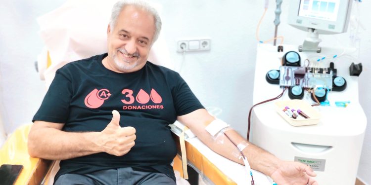 Juan Carmona Pláñez es uno de los donantes más activos de España, con más de 300 donaciones de sangre y aféresis