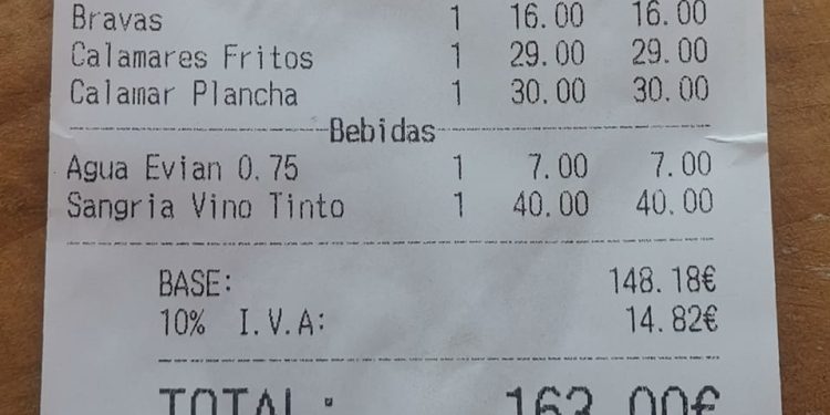 Detalle del ticket compartido en redes por una emisora local