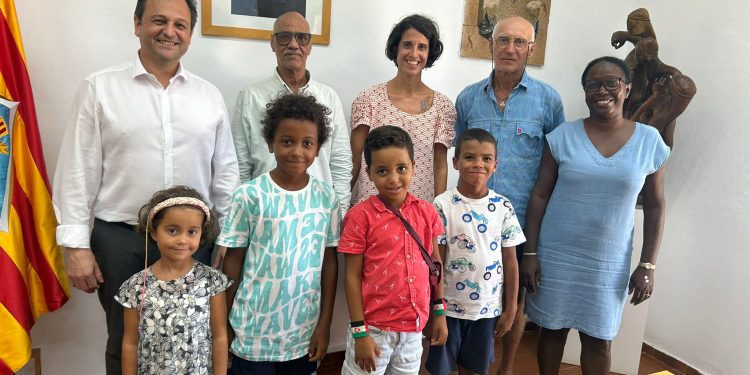 Niñas y niños saharauis acogidos en Formentera este verano.