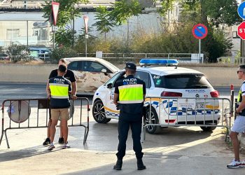 Policía Local en el desalojo de Can Rova.