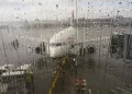 Imagen de archivo de un avión en el aeropuerto de Ibiza.