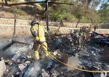 Imagen del estado en el que ha quedado el bungalow. FOTOS: @Bombersdeivissa
