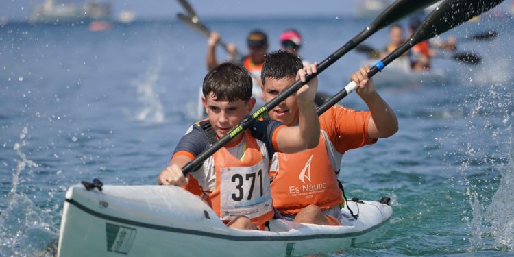 Dos de los participantes, en la competición. Foto: CNSA