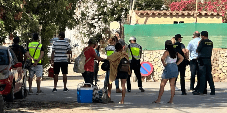Imagen del desalojo de Can Rova, llevado a cabo el pasado 31 de julio. Foto: Laura Ferrer