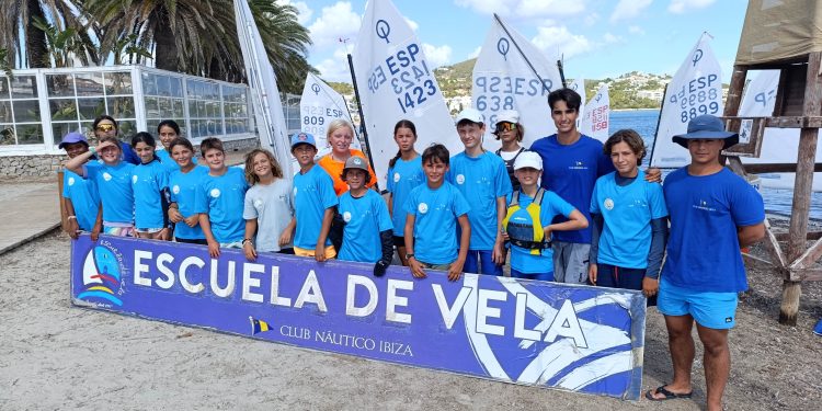 Equipo del Club Náutico Ibiza, en una imagen facilitada por el club.