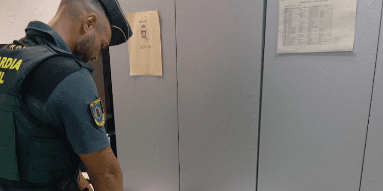 Imagen de los móviles recuperados, facilitada por la Policía Nacional.