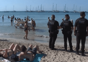 Imagen de la protesta en Eivissa. FOTO: IB3