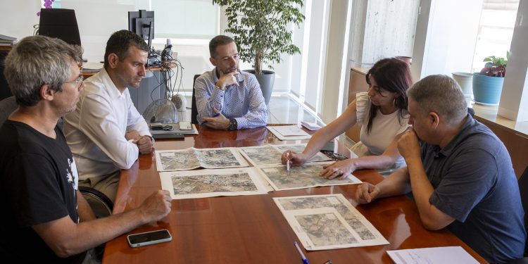 Una reunión en el Consell con el Ayuntamiento de Sant Antoni y representantes vecinales para hablar de la variante de Sant Rafel.