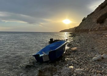 Una patera en Formentera en una imagen de archivo. Foto: Jaume Escandell