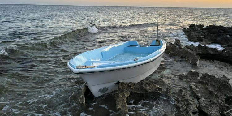 Una patera en Formentera, imagen de archivo. Foto Jaume Escandell