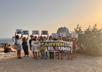 Una de las acciones de protesta que ha desarrollado Canviem el Rumb.