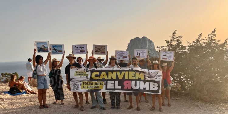 Una de las acciones de protesta que ha desarrollado Canviem el Rumb.