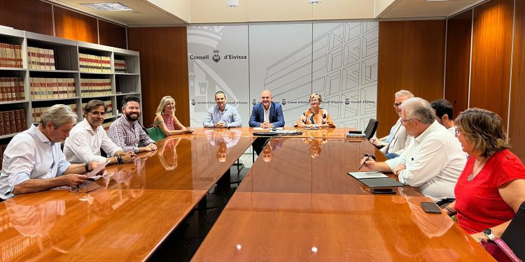 Imatge de l'acte de constitució. Foto: Consell d'Eivissa