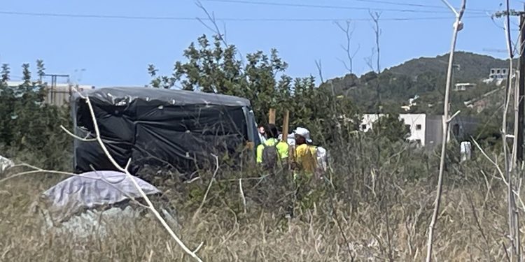 Imagen de los trabajadores compartida en redes por el ex alcalde de Ibiza, Rafa Ruiz.