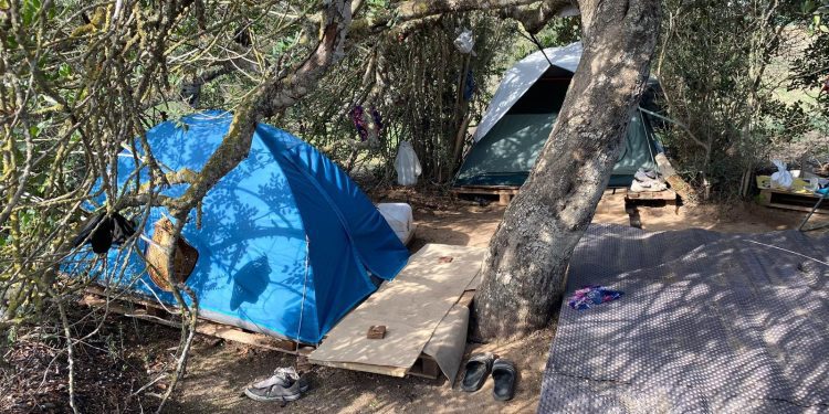 Asentamiento desmantelado junto al polígono de Montecristo, en la zona donde se ubica el Pou de na Maciana. Fotos Ayuntamiento de Sant Antoni