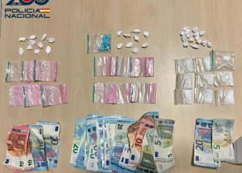 Droga y dinero intervenidos por la Policía Nacional.