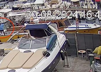 Evaristo S. C. el Pirata de Porroig a la izquierda de la imagen.