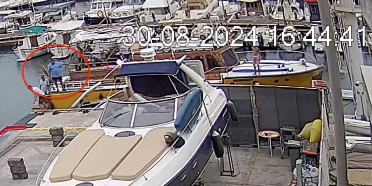 Evaristo S. C. el Pirata de Porroig a la izquierda de la imagen.