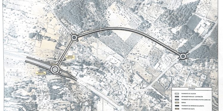 Trazado general de la Alternativa 7 escogida como Variante de Sant Rafel y que incluye una rotonda en altura sobre la autovía de Sant Antoni.