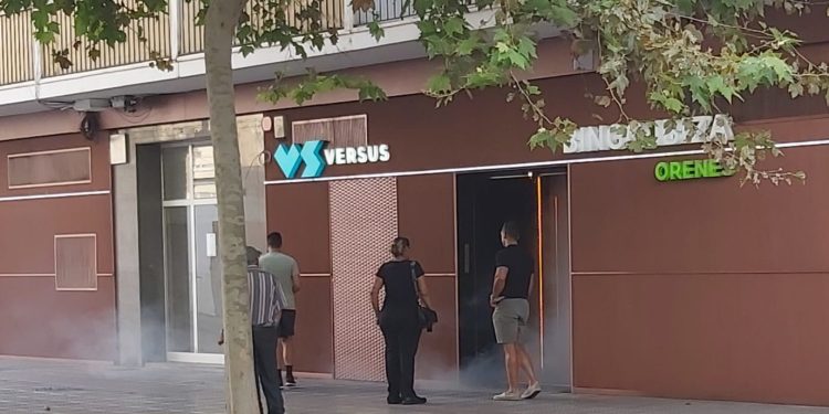 Humo saliendo del local esta mañana de viernes.