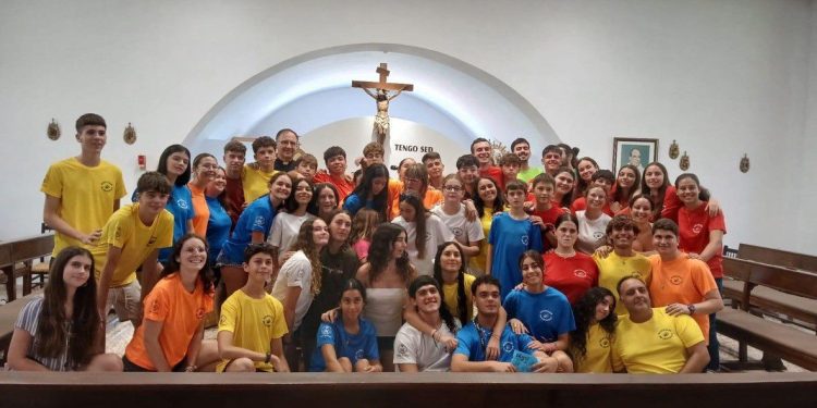 Participantes en el 'Encontre 2024' de jóvenes de la Diócesis de Ibiza en Es Cubells.