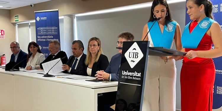 Apertura del curso y acto final de promoción de los estudiantes que acabaron sus estudios el curso pasado. Foto: UIB