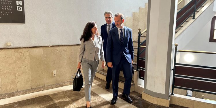 El presidente del Parlament balear, Gabriel Le Senne, en los juzgados. Foto: Vox