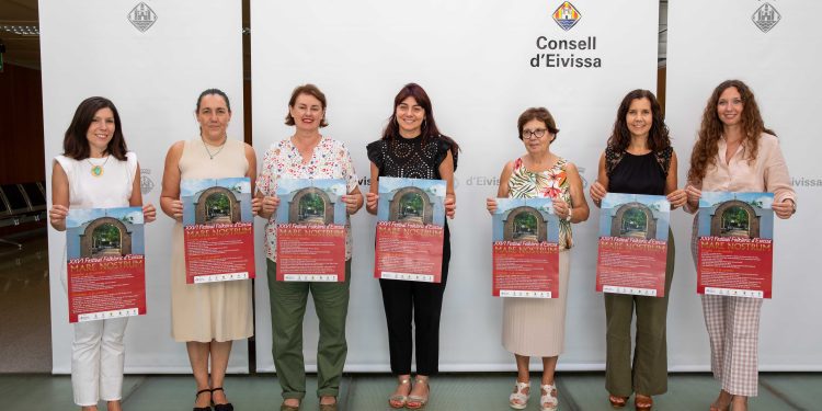 Presentació del festival, amb la participació de representants dels ajuntaments d'Eivissa. Foto: Consell d'Eivissa