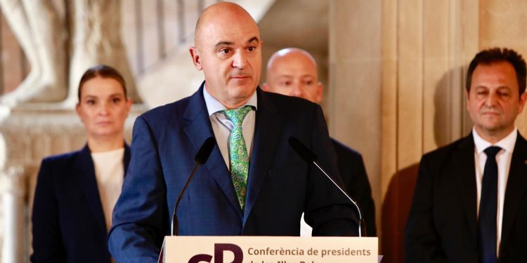 Vicent Marí, hoy durante sus declaraciones en el marco de la Conferencia de Presidentes monográfica celebrada en el Consolat de Mar sobre migraciones.