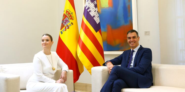 Imagen de archivo de Prohens y Sánchez, reunidos en Moncloa.