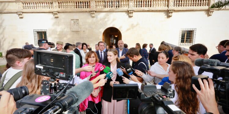 Prohens, hoy, tras el minuto de silencio por las víctimas de la DANA en Valencia y Albacete.