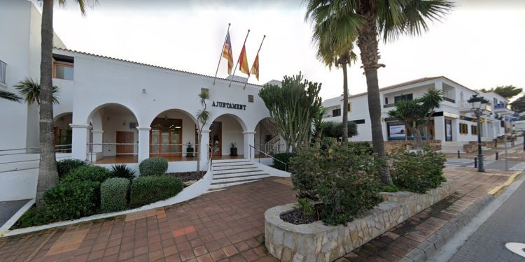 Fachada del Ayuntamiento de Sant Josep.
