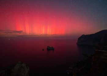 Espectacular imagen de la aurora boreal iluminando el cielo de Ibiza. Fotos: Daniel Olmo.