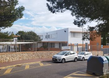 Una de las inversiones se ha realizado en el CEIP Vénda d'Arabí.