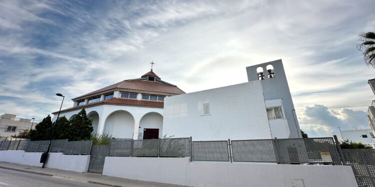 Iglesia y casa parroquial de de San Pablo de Ca n'Escadell en el municipio de Ibiza donde Souza cometió algunos de los abusos denunciados. Fotos L. F. A.