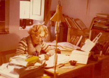 Matilde Horne trabajando en su estudio en Ibiza. Imagen Familia Matilde Horne.
