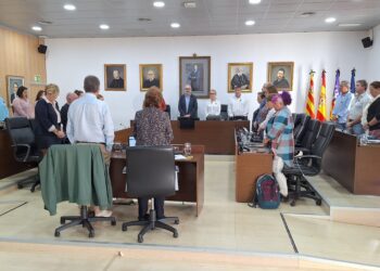 Minut de silenci, avui, al ple. Foto: Ajuntament de Sant Josep