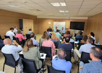Un momento de la reunión, celebrada en el CETIS. Foto Ayuntamiento de Ibiza