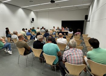 Imagen de la reunión con los vecinos de Cas Capità, celebrada la semana pasada. Foto: Ayuntamiento de Santa Eulària