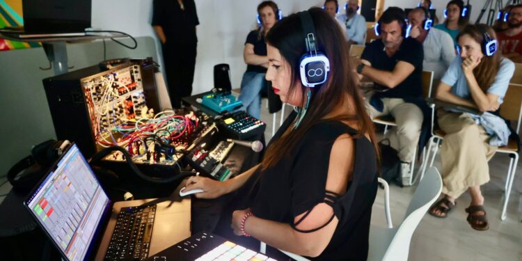 Sesión de Coco Francavilla. Foto: Foro Marino