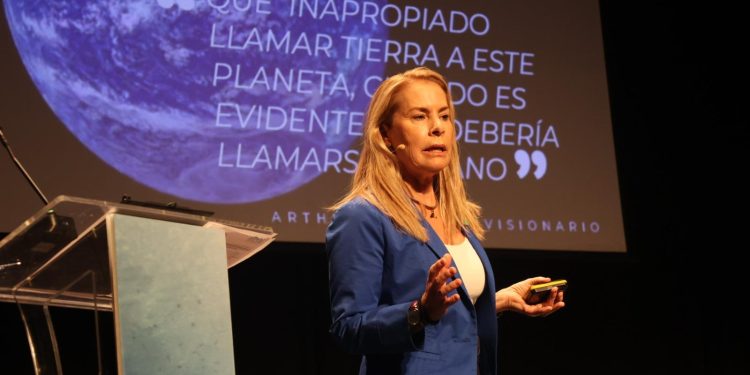 Intervención de Theresa Zabell. Foto: Foro Marino