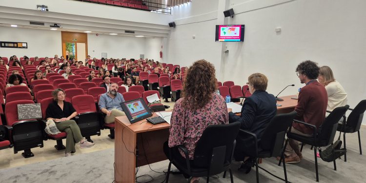 Acto de bienvenida y jornada de orientación celebrada en la UIB. Foto: Govern balear