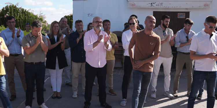 Las autoidades presentes en la puesta de largo del evento. FOTO: Jara Estudio.