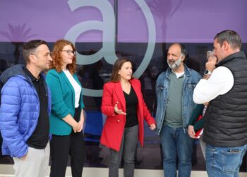 Responsables de las entidades con los representantes del Ayuntamiento. Foto: Ayuntamiento de Sant Antoni