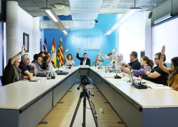 Un momento del pleno. Foto: Ayuntamiento de Sant Antoni