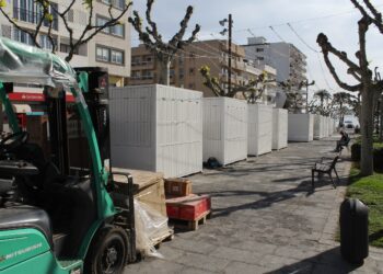Imagen de las obras de instalación de las primeras casetas.