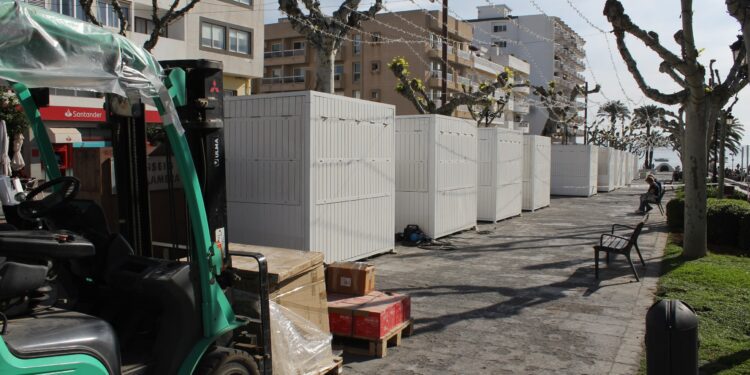 Imagen de las obras de instalación de las primeras casetas.