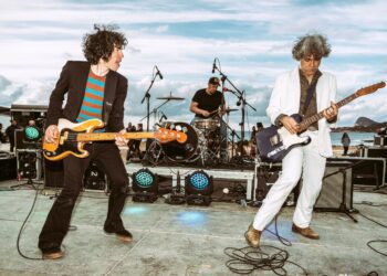 The Bo Derek's, con Óscar Avendaño a la derecha de la imagen. Foto Joan F. Ribas.