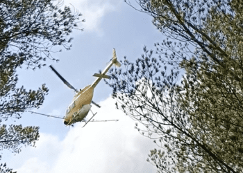 Vuelo del helicóptero sobre sa Talaia de Sant Joan. Imagen D. M. cedida a Noudiari