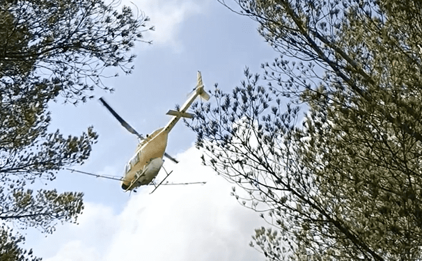Vuelo del helicóptero sobre sa Talaia de Sant Joan. Imagen D. M. cedida a Noudiari